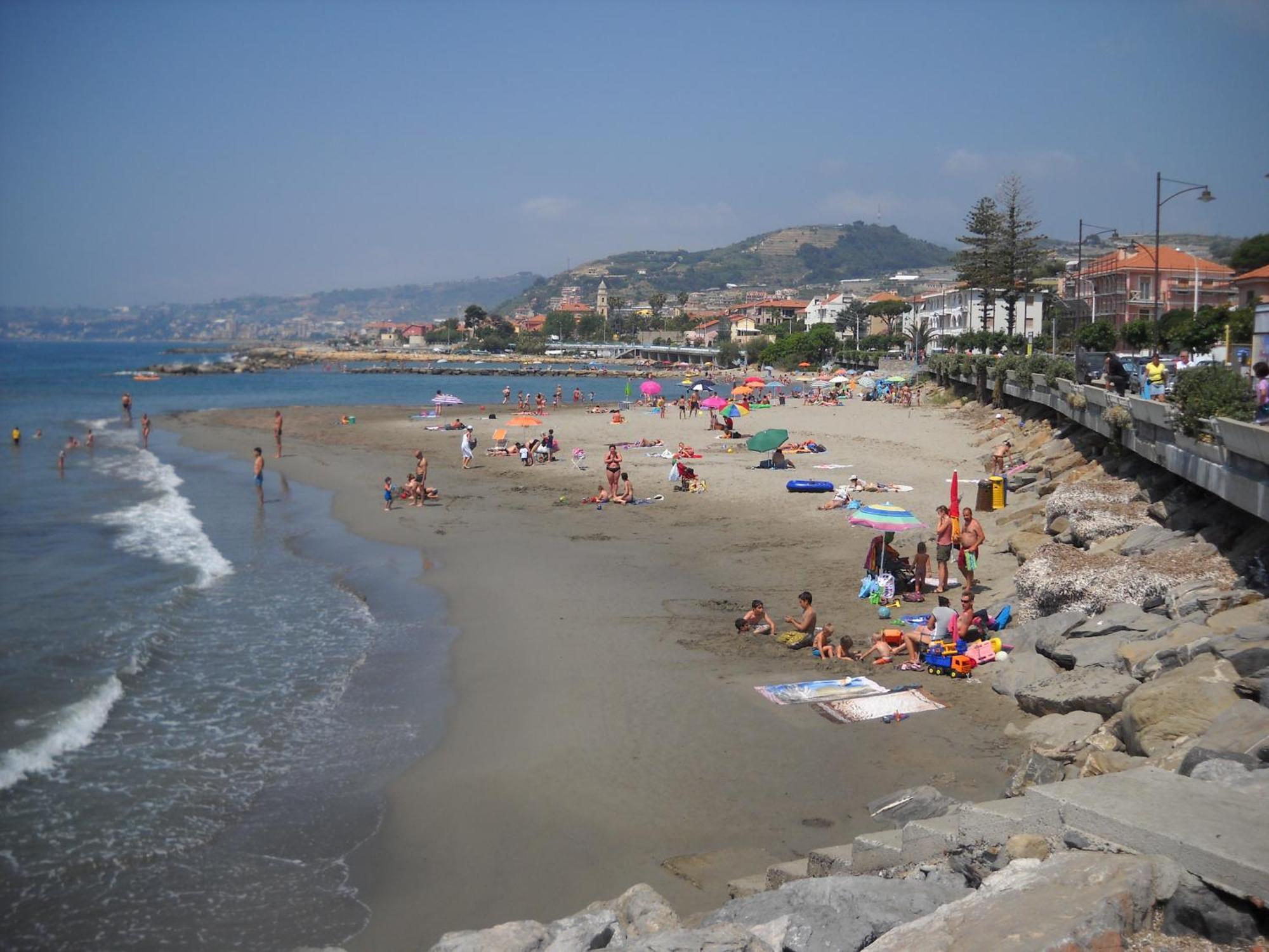 Camper Village Santo Stefano al Mare Exterior photo